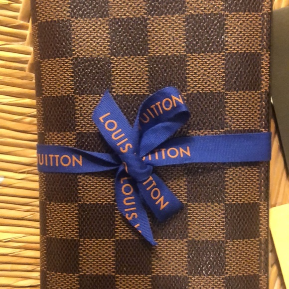 Authentic Louis Vuitton Damier Ebene Long Zippy wallet/organizer! GORGEOUS - Picture 2 of 7